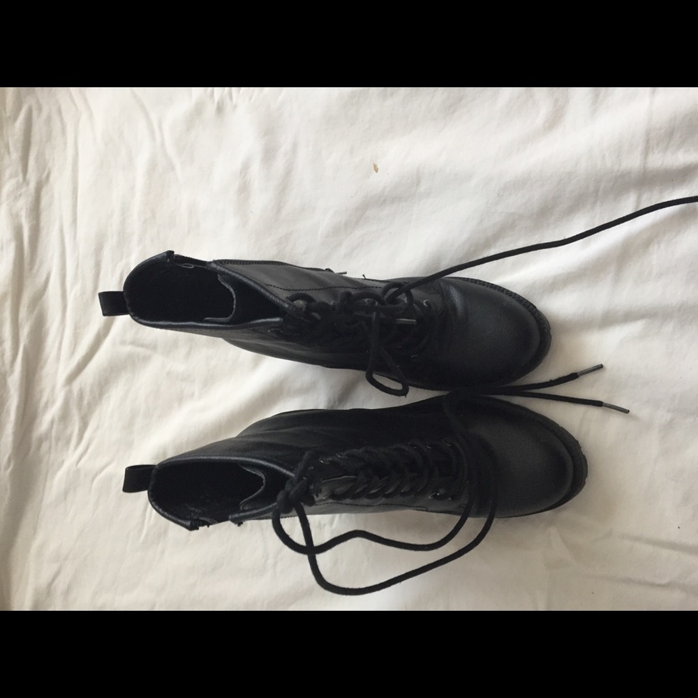Black platform combat boots - Picture 4 of 8